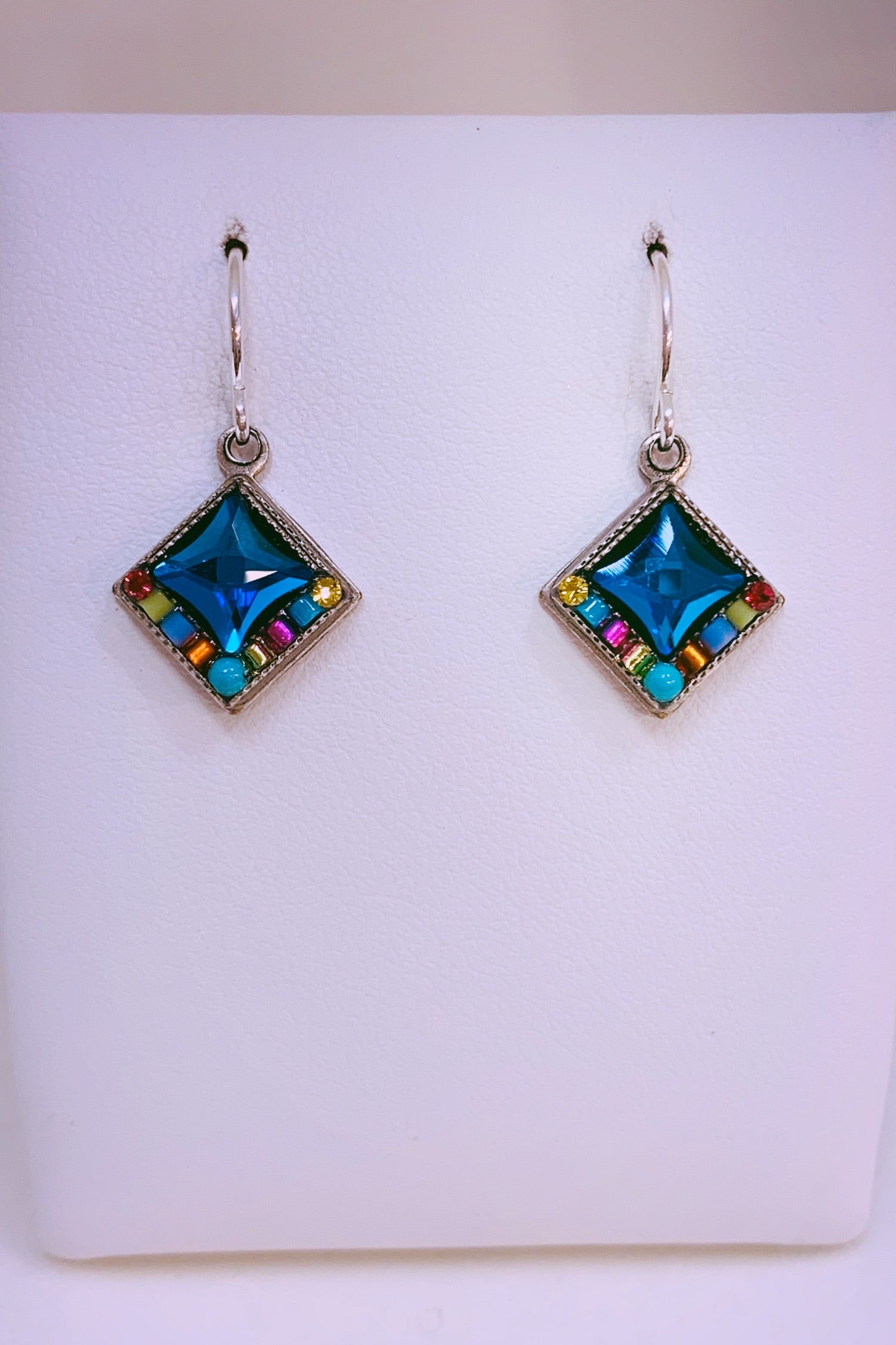 Bright Diamond Shape Earring-Multicolor