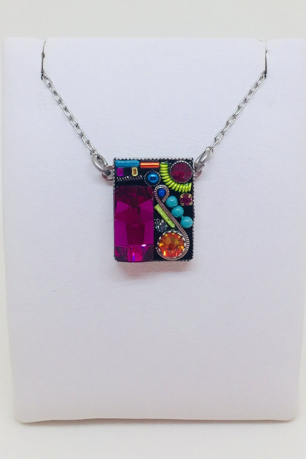 Linear Simple Necklace-Fuchsia